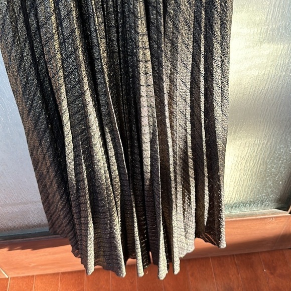 CATHERINE DEANE
Novia Dress size 0 - Picture 7 of 14